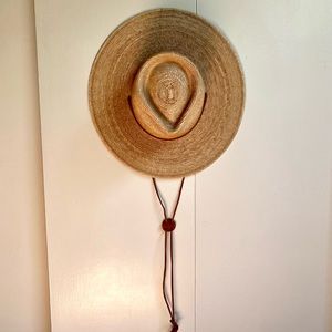 Gigi Pip River Guatemalan palm hat in Oak. Size xs. 55